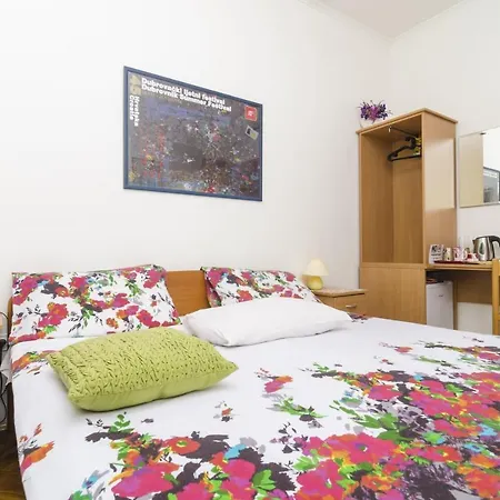 Lovrijenac 3* دوبروفينك