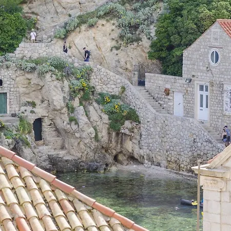 Lovrijenac 3* دوبروفينك