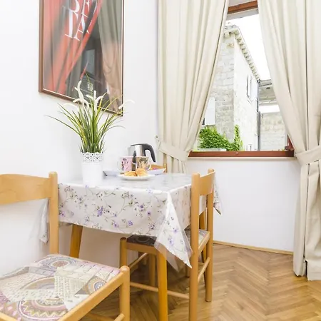 بيت ضيافة Lovrijenac