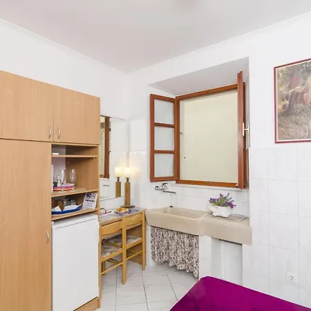 Lovrijenac بيت ضيافة